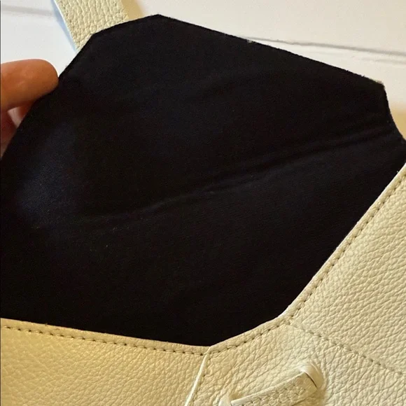 Kobo Roots leather case fit kobo 7" tablet - Picture 6 of 7